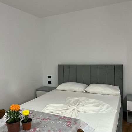 Hotel Vila Herta Durrës Kültér fotó