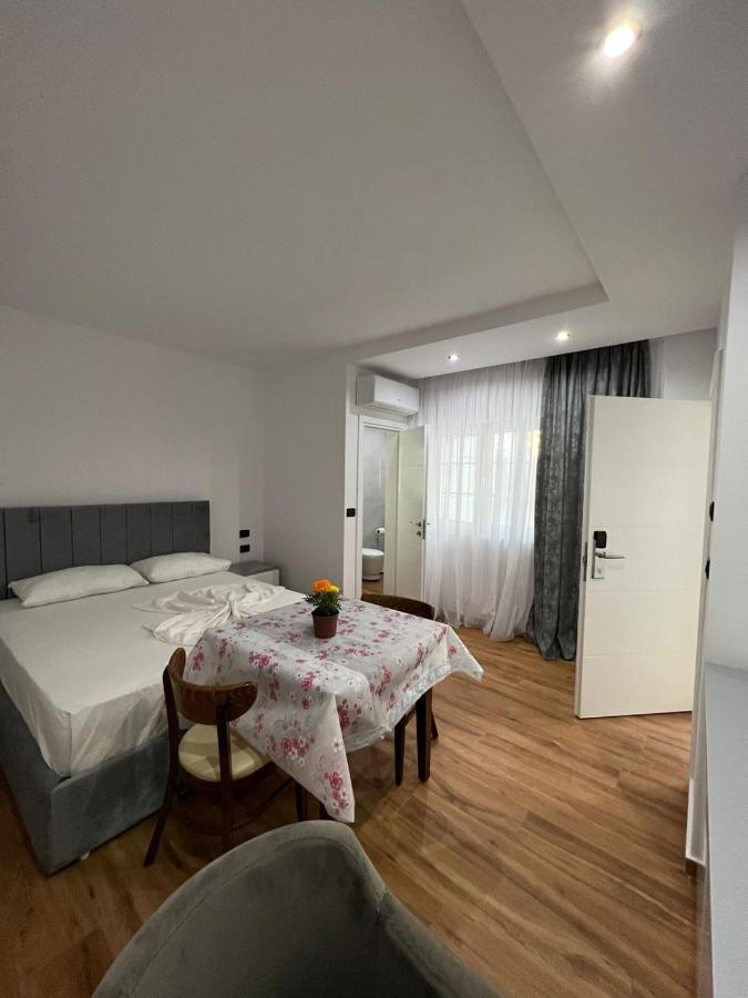 Hotel Vila Herta Durrës Kültér fotó